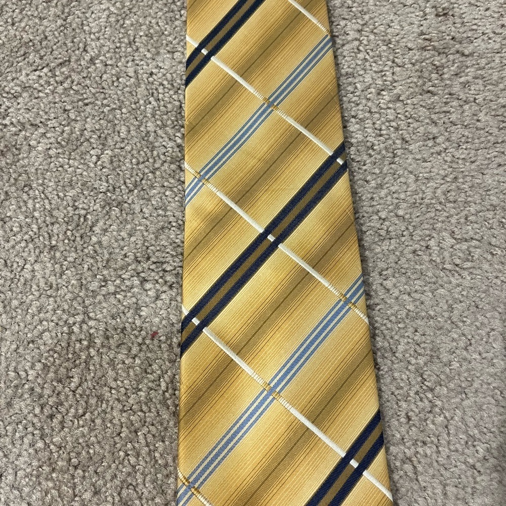 Van Heusen 100% Silk Plaid Tie - Picture 2 of 7